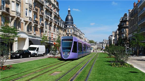 Vorbild für Bremerhaven? In Frankreich - hier Reims - werden viele neue Straßenbahnen gebaut.
