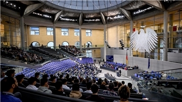 Vorgesehen sind für das laufende Haushaltsjahr nun Ausgaben in Höhe von 461,21 Milliarden Euro.