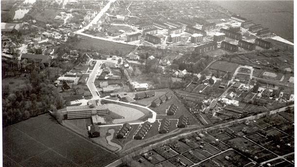 Nicht nur der Rathausturm fehlt noch: Wie Nordenham in den 60ern aussah Vorn das Awo-Zentrum am Carl-Zeiss-Weg.