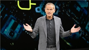 VW- und Porsche-Chef Blume zeigt sich auf der IAA verhalten optimistisch.
