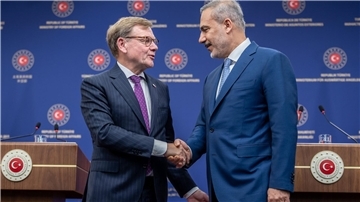 Wadephul setzt in Ankara Zeichen für enge Partnerschaft Wadephul sagte, er stelle immer wieder fest, dass es sehr viel übereinstimmende Interessen mit der Türkei gebe.
