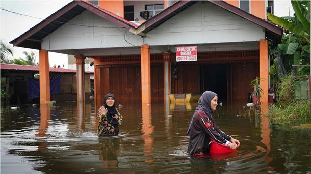 Dutzende Tote nach Extremregen in Malaysia und Thailand Während der Monsunzeit regnet es oft - aber selten so stark wie in den vergangenen Tagen.
