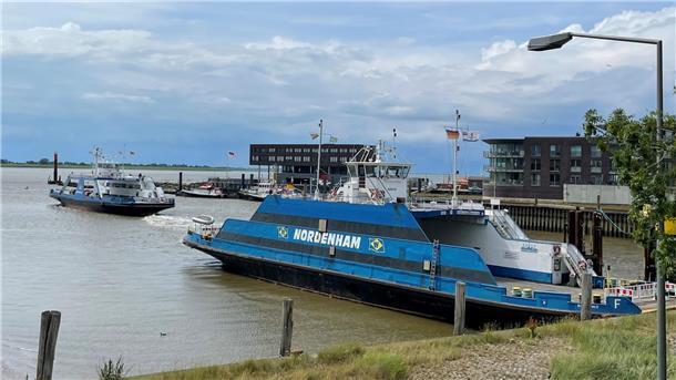 Fähre „Nordenham“ wird ab 3. November für Wartungsarbeiten ausgesetzt Fähren. Während der Werftzeit der „Nordenham“ übernimmt die „Bremerhaven“ den Fährverkehr über die Weser.