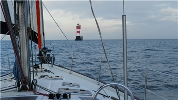 Während des „Kleinen Nordsee-Törns“ mit der „Polaris“ fährt man bis zum „Roter Sand“.