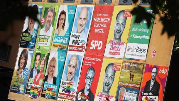 Stadt und Land: So unterscheidet sich die Parteiensympathie Wahlplakate verschiedener Parteien für eine Landtagswahl.