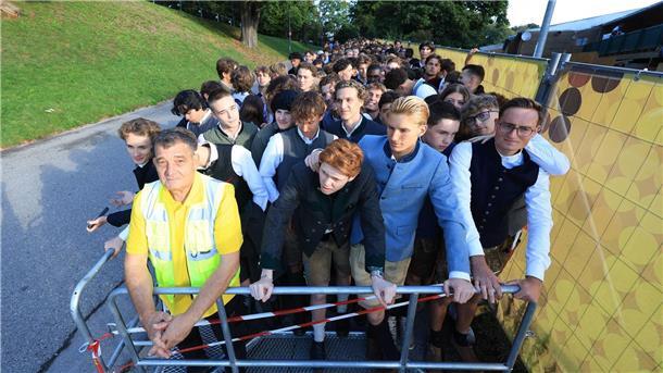 Bilder des Tages Warten auf den Start des Oktoberfestes