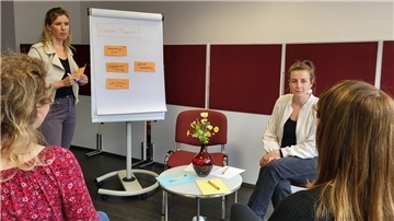 Was ist der Hintergrund des Konflikts? Woran soll gearbeitet werden? Das herauszuarbeiten ist ein wichtiger Teil der Mediation.