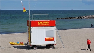 Wasserwacht und DLRG sind an den Küsten in die Wachsaison gestartet. /Archivbild)