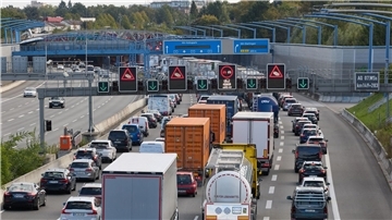 Wegen Bauarbeiten ist der Elbtunnel gesperrt, der Verkehr Richtung Süden muss die A7 in Hamburg-Stellingen verlassen und der Richtung Norden in Hamburg-Heimfeld. (Archivbild)