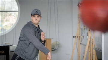 Wegen der Corona-Auszeit konnte Hunter Moore auf dem Spielfeld nicht zeigen, was er drauf hat. Das will der Quarterback der Seahawks in der kommenden Saison nachholen.
