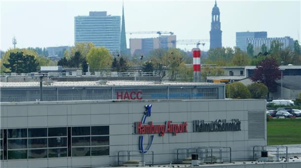 Geldstrafe nicht bezahlt – Passagier am Airport festgehalten Wegen einer nicht bezahlten Geldstrafe hat ein Passagier aus Georgien am Hamburger Flughafen Schwierigkeiten bekommen. (Symbolbild)
