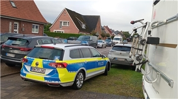 Wegen einer Sperrung der Bundesstraße 71 herrschte am Wochenende Verkehrschaos in Glinde-Kornbeck. Die Bremervörder Polizei war mehrfach vor Ort. 