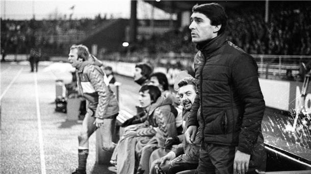 Rudi Assauer coacht Werder von der Seitenlinie