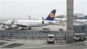 Wegen IT-Problemen beim Lufthansa-Konzern sind Tausende Passagiere von Verspätungen und Flugausfällen betroffen.
