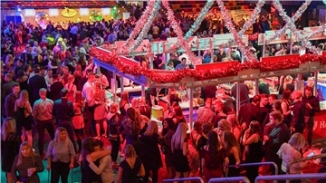 Weihnachtszauber in der Stadthalle: Für viele Menschen ist die Feier der Höhepunkt des Jahres. Doch gilt das auch in Corona-Zeiten?