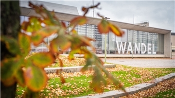 Weil das Sicherheitskonzept nicht mehr zeitgemäß ist, muss der Bangert-Bau nachgerüstet werden. Deshalb dürfen die Mitarbeiter des Deutschen Schifffahrtsmuseums dort zurzeit nicht arbeiten. Foto: Hartmann