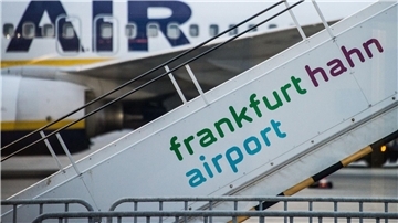 Weitere Investoren können für den insolventen Hunsrück-Flughafen Hahn bieten.