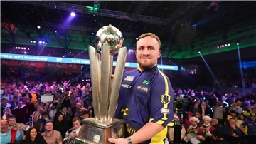 Weltmeister und World-Matchplay-Sieger: Luke Littler. (Archivbild)