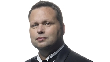 Weltstar Paul Potts singt in der Stadthalle Friedeburg.