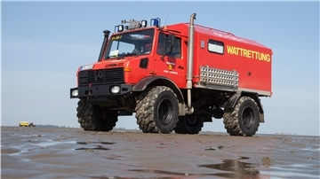 Wenn die Feuerwehr zur Wattrettung ausrückt, ist sie mit diesem Spezialfahrzeug unterwegs. Diese Einsätze kosten Geld. Auf den Kosten bleiben die Retter meist sitzen. 