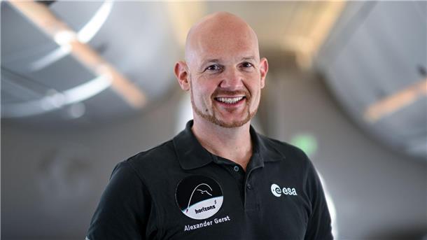 Astronaut Gerst würde gern Fotos auf dem Mond machen Wenn er auf der Erde ist, vermisst er die Raumfahrt, sagt Alexander Gerst.