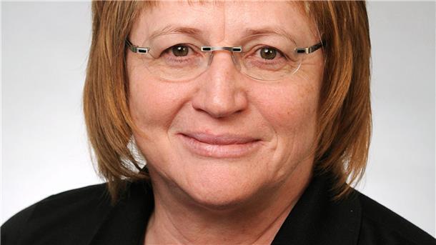Tura Hauschild: Eine verlässliche Ansprechpartnerin in puncto Rente Das Foto zeigt Tura Hauschild.