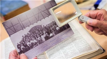 Wer auf der Suche nach seinen Ahnen ist, der wird im Ortsfamilienbuch für Zeven nunmehr fündig, wenn die Familie vor 1930 Wurzeln in der Gegend geschlagen hat.