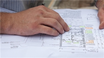 Wer eine Ferienwohnung nachträglich genehmigen lassen möchte, muss einen Architekten, Ingenieur oder Handwerksmeister hinzuziehen. Auch eine Statikprüfung muss nachgewiesen werden.