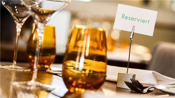 Wie die Gastronomie Gäste-Ghosting kontert Wer im Restaurant einen Tisch reserviert und nicht erscheint, wird manchmal vom Wirt zur Kasse gebeten. (Archivbild)