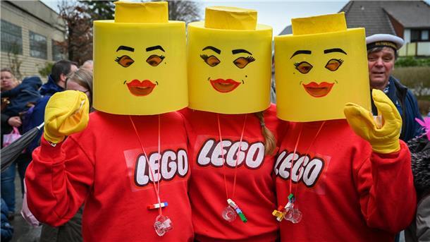 Wer möchte, kann den Karneval in Wehdel auch als Legostein erleben. Hier ein Foto aus 2020.
