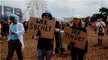 Wer suchet, der findet: Und wer beim Deichbrand-Festival nicht dazu kam, seinen vermissten Gegenstand im Fundbüro abzuholen, hat derzeit noch die Chance beim Fundbüro in Nordholz fündig zu werden.