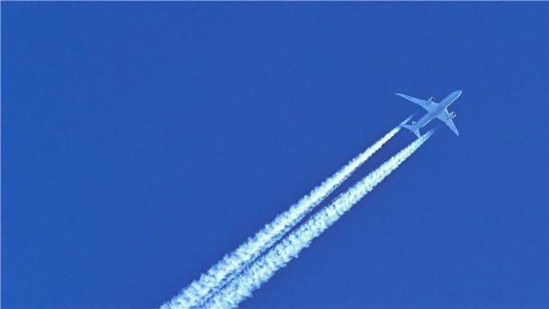 Neujahrsvorsatz „mehr fürs Klima tun“: So kann es klappen Wer was Fliegen verzichtet verbessert seine CO2-Bilanz klar.