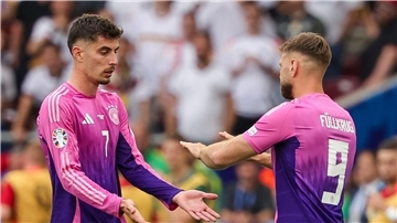 Wer wird gegen Dänemark starten? Der Bundestrainer hat die Wahl zwischen Kai Havertz (l) und Niclas Füllkrug.