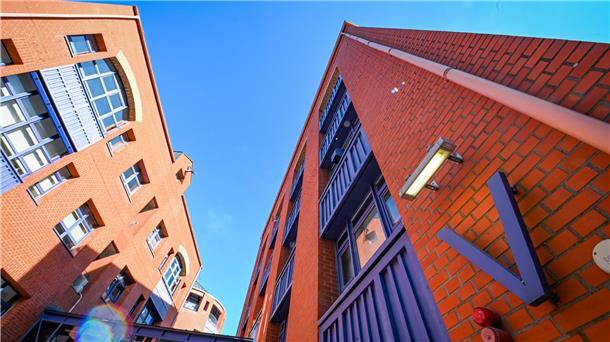 Wer wird oben im Haus V der Hochschule Bremerhaven Platz nehmen und das Rektorat übernehmen? Die Entscheidung fällt in zwei Wochen.