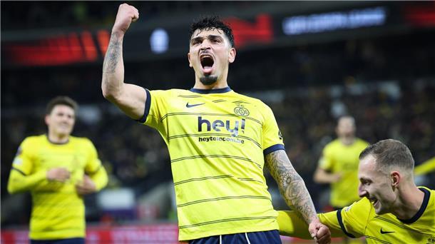 Werder Bremen leiht Mittelfeldspieler Puertas von Al-Qadsiah Werder Bremen hat Cameron Puertas unter Vertrag genommen. (Archivbild)