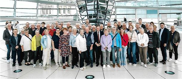 Wesermärschler besuchen Abgeordneten Bastian Ernst in Berlin