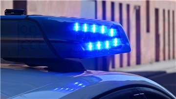 Wie es zu dem Unfall auf der Autobahn kam, war zunächst unklar. (Symbolbild)