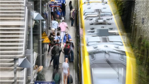 Wie können wir die Verkehrswende schaffen? Allein das Deutschlandticket reiche nicht aus, meint der VCD.