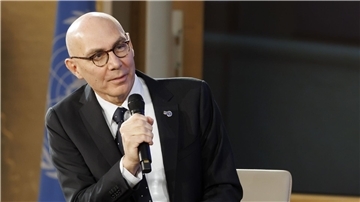 „Wie können wir unsere Menschlichkeit und unsere Rechte in diesem neuen Universum schützen?“, sagt Volker Türk mit Blick auf KI.