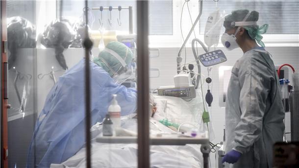 Wie viele Corona-Patienten müssen im Krankenhaus behandelt werden, wie viele belegen die Intensivbetten? Die Krankenhausbelegung soll den Inzidenzwert als Maßstab für die Pandemielage ablösen. Im Senat gelang aber noch keine Verständigung.
