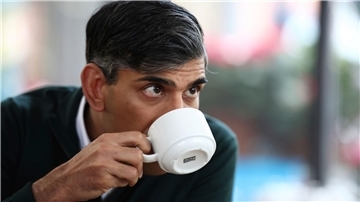 Will mit Steuererleichterungen seinen bisher misslungenen Wahlkampf retten: Rishi Sunak.