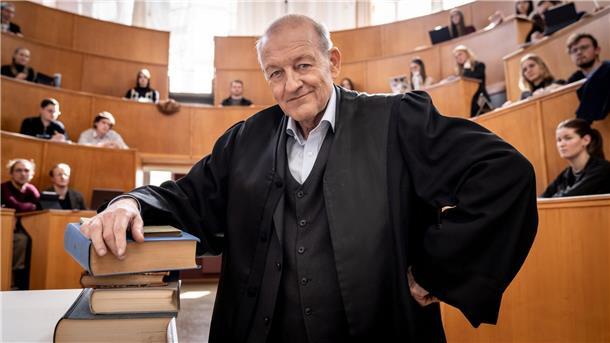 Wilsberg schnüffelt im Hörsaal - der neue Münster-Krimi Wilsberg ermittelt an der Uni.