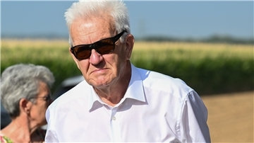Winfried Kretschmann (Bündnis 90/Die Grünen), Ministerpräsident von Baden-Württemberg, sieht sich selbst beim Thema Energiesparen auf einem guten Weg - mit Abstrichen.