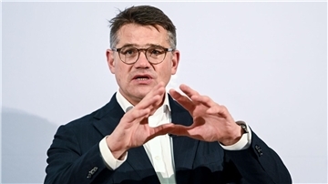 „Wir brauchen Lage-angepasste Grenzkontrollen besonders zu Tschechien und Polen“: Hessens Ministerpräsident Boris Rhein.