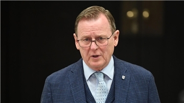 „Wir müssen uns aber auch eingestehen, dass der Einheitsprozess weder strukturell noch in den Köpfen oder gar in den Herzen abgeschlossen ist“, sagt Thüringens Ministerpräsident Bodo Ramelow.