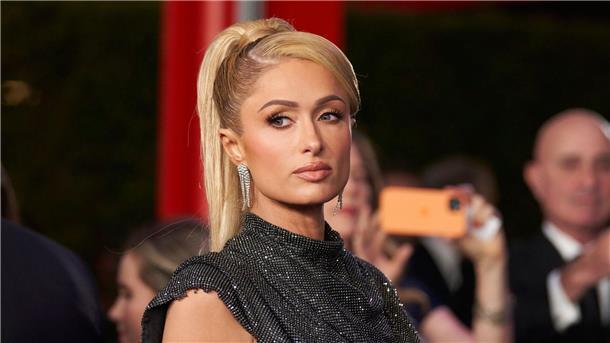 Paris Hilton ist Mutter geworden „Wir sind so aufgeregt, gemeinsam unsere Familie zu starten und unsere Herzen explodieren vor Liebe für unseren Baby-Jungen“, sagte die 41-Jährige dem US-Magazin „People“.