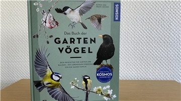 Wir verlosen „Das Buch der Gartenvögel“