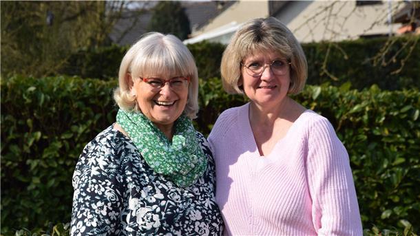 „Wir wollen die Senioren bei Laune halten, damit sie noch lange flott sind“: Erika Wanger (links) und Anke Hartmann leiten den Selsinger Seniorentreff.