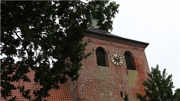 Wird saniert: der Kirchturm in Nordleda.