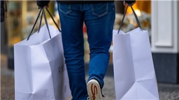 Wirtschaftsexperten zufolge bleibt die weltweite Inflation auf einem hohen Niveau.